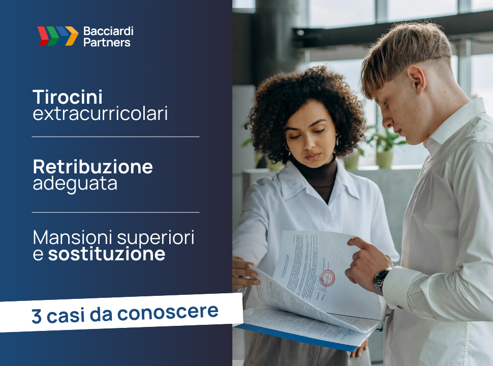 Manager e tirocinante che si confrontano